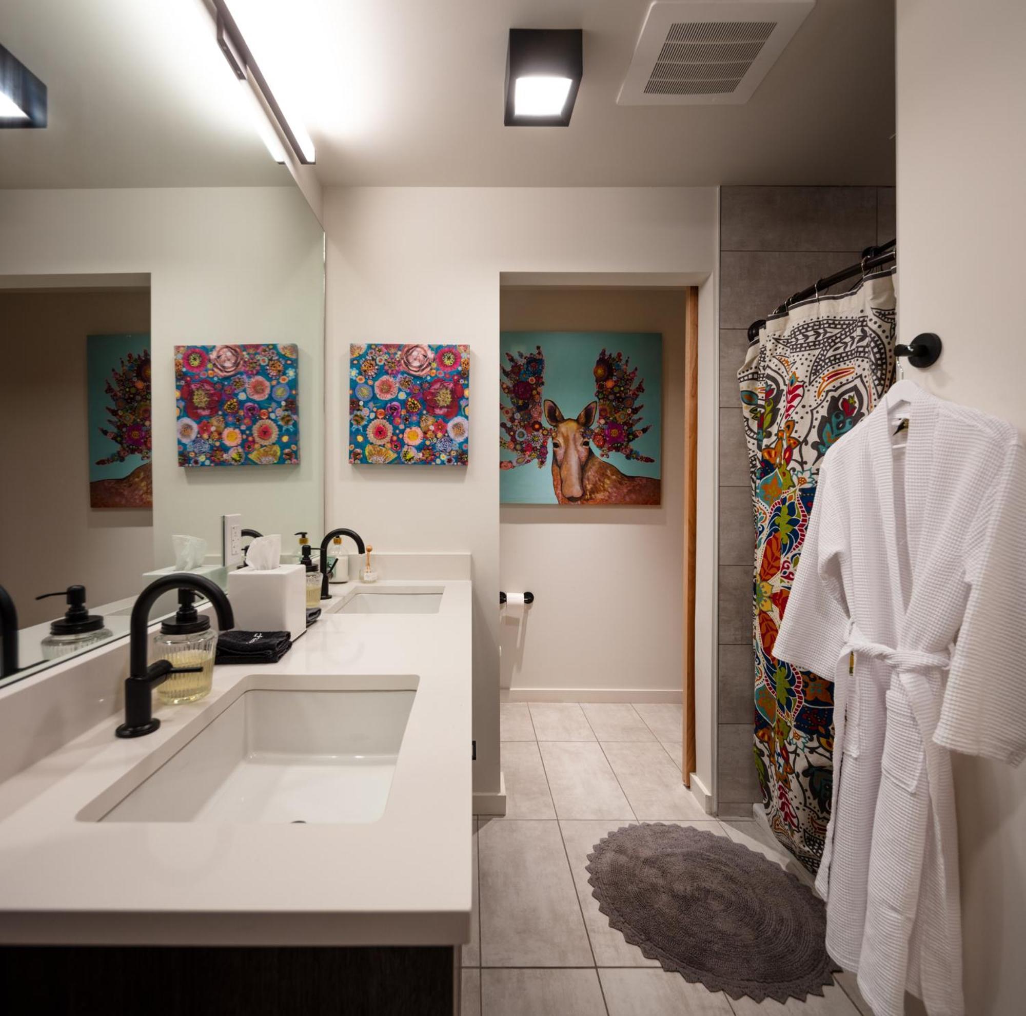 Gorgeous Midtown Condo Bozeman Bagian luar foto